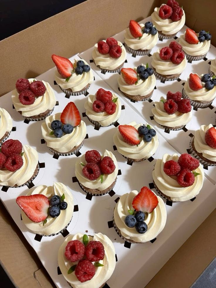 Bloom Cupcake